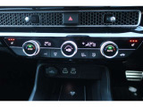 オートエアコン装備!ボタン一つで快適温度に!また、運転席と助手席の温度を変えられるSYNC機能が付いているのでさらに快適です♪