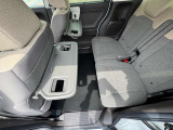 シートバックテーブルにてお子様のドライブも快適です。