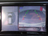 アラウンドビューモニターを装備!<駐車の際にナビ画面に車を真上から捉えた映像が映ります。駐車の時、とても便利な装備です。>