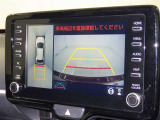 後方の見える安心をお届けするバックガイドモニター付:バックするときのアシストラインもあって楽々バック!車庫入れや縦列駐車をサポートし、苦手な駐車も安心です!今やもう手放せない装備ですネ♪