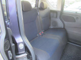 後部座席も乗り心地良好◎掲載後すぐに販売が決まってしまう場合もございますのでご来店前にお電話でご予約を頂ければ幸いです。