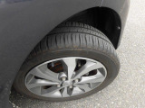 タイヤの残り溝を撮影しました☆タイヤの溝もしっかり残っていますので、安心して走行可能です(^^)/