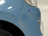 フロントバンパーの右側にクリアはがれあり