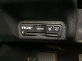 ハンドルの左下にETC2.0がついています。高速道路の料金所の通過も楽々です!。 カードの取り出しもしやすい場所についています。