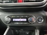 オートエアコンで車内の温度管理も自動調整で行ないますのでらくらくです!安心して運転に集中できます!!
