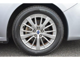 純正のアルミホイールは高い剛性を持ち、スバル車の走行安定性に貢献します。弊社にて新品夏タイヤに交換させて頂きました1台です。