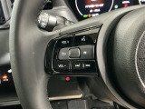 ステアリングにオーディオ操作スイッチが付いています。オーディオ画面に直接タッチしなくても操作が出来ますので、運転に集中できます。