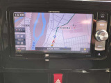 カロッツエリア製ナビが装着されています。