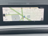 8.8インチにサイズUPした、マツダコネクト。センターコマンダーはタッチパッド型になっており、ナビ地図の縮小/拡大も簡単に行えます。