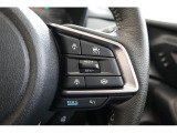 ステアリング右手側にはアイサイトなどの操作スイッチが内蔵されています 運転しやすい設定です