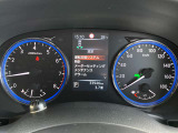 メーター中央部にディスプレイがあり、ドライバーに必要な車両情報を表示してくれます♪