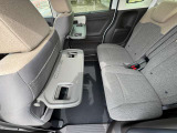 シートバックテーブルにてお子様のドライブも快適です。