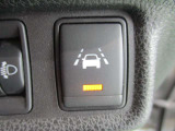 車線逸脱防止機能付き♪ふらつき防止も兼ねており安全装備でもありますね♪白線をまたいで走行しますと警報音でお知らせしてくれますので、長距離ドライブ時など安心です。