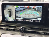 【アラウンドビューモニター】はまるで上から見ているような視点で周囲を確認できます!駐車が苦手な方でも安心して駐車できますね♪