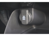 シガーソケットが付いているので、車から電源を取ることが出来ます!