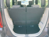 フル乗車でもしかっり荷物を収納できるラゲッジスぺ-スです。普段の買い物でもしかっり積める十分な荷室スペ-スが確保されています。