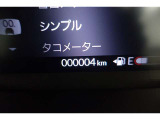 届出済未使用車なので走行距離も4km新車保証を継承してお渡しいたします。