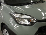 LEDヘッドライトです。デザイン性がよくとても明るいので、夜間の走行や悪天候でも安心です。しかも長寿命!
