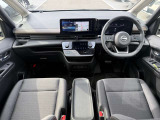 前席内装の全体像です。是非実車をご覧にお越し頂き実際にお座りください。