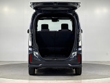 ■開口部も広く荷物の積み下ろしもし易いお車となっております。床下にも収納スペースがあります