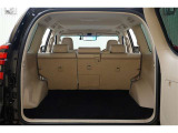 開口部の広いラゲージスペースは、ゴルフバックなどの荷物もラクラク積み込めます。
