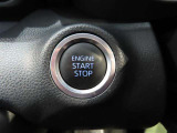 スマートキー装備車なので、キーを取り出さなくてもエンジン始動が可能です。
