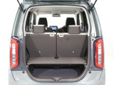 フル乗車でもしっかり荷物を収納出来るラゲッジスペースです。