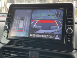 まるで真上から見ているような、視認性の良いアラウンドビューモニターです。駐車が苦手な方でもこれでらくらく駐車できますよ。