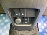 運転席・助手席にはシートヒーター機能が付いています。寒い日の心強い味方です♪