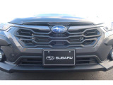 フロントグリルはスバル専用のデザインでお洒落です。