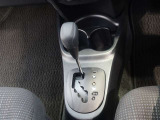 ゲート式のシフトレバーを装備しております!直感的に操作できますので、誰でも使いやすいですね(^^♪