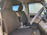 運転席も広々♪実際お座りいただくのが、分かりやすいと思います。お気軽にご来店ください!