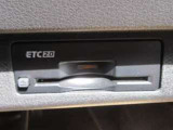 〔2,0ETC〕高速道路必須アイテムETCは最新の2,0タイプを装着済みです。インターチェンジ付近の道の駅の利用なども経済的になりますね!