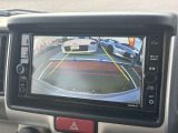 [バックビューモニター]後方のカメラで周りの障害物などが一目瞭然!駐車が苦手な方でも、らくらく駐車♪