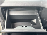 【 グローブボックス 】小物の収納が可能です!//