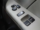 ビジネスカーでも快適装備は外せません。運転席&助手席はパワーウインドウです。(挟み込み防止機能付き)。