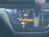 ◆エアコン◆温度の設定をしてAUTOボタンを押すだけ簡単。車内を快適な温度に保ってくれます