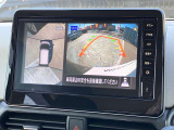 【アラウンドビューモニター】はまるで上から見ているような視点で周囲を確認できます!駐車が苦手な方でも安心して駐車できますね♪