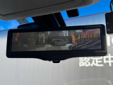 【インテリジェントルームミラー】 車両後方のカメラ映像がミラーに映るので、乗員や荷物が多くても安心♪夜間や悪天候の日でもクリアな映像で視界良好です◎