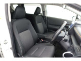 しっかりとしていて上質な座り心地のシートです。 座り心地も良くて長時間の運転も快適ですよ。 肌触りの良いシートが評判です。