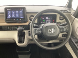 ホンダ純正メモリーナビ搭載なので、遠方へのドライブもお任せ下さい!ステアリング左手側にオーディオ関連のコントロールスイッチを配置しています。操作時は視線を逸らすことなく運転に集中できます