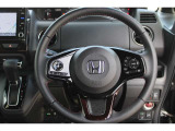 握りやすく、回しやすいステアリングは長時間の運転でも疲れを感じさせません!