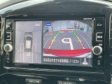まるで真上から見ているような、視認性の良いアラウンドビューモニターです。駐車が苦手な方でもこれでらくらく駐車できますよ。