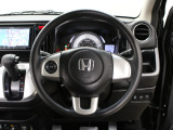 【運転席まわり】Honda独自の設計思想に基づき、自然に手を伸ばした先に操作したいものがあるようレイアウトを追求 !