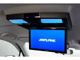 アルパインフリップダウンモニター付です!