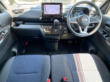 前席内装の全体像です。是非実車をご覧にお越し頂き実際にお座りください。