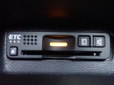 ■【ETC車載器】が装備されています。セットアップをしてお渡しとなり、ETCカードを差し込むだけで高速道路の利用が可能です。