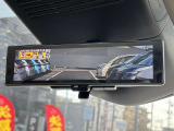 スマートルームミラーで定員乗車時や大きな荷物があっても後方視界が確保できます。