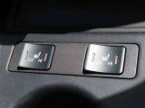 運転席、助手席にはシートヒーターが付いています。最近の冬場は例年よりも寒くなっています。。。シートヒーターがあるとないとじゃ大違い!ぜひお試しあれ!
