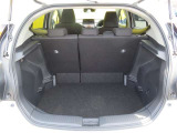 後部座席に座った場合でも、トランクはしっかりスペースを確保しています!みんなで旅行に出かけても、カバンやお土産もしっかり積めます。